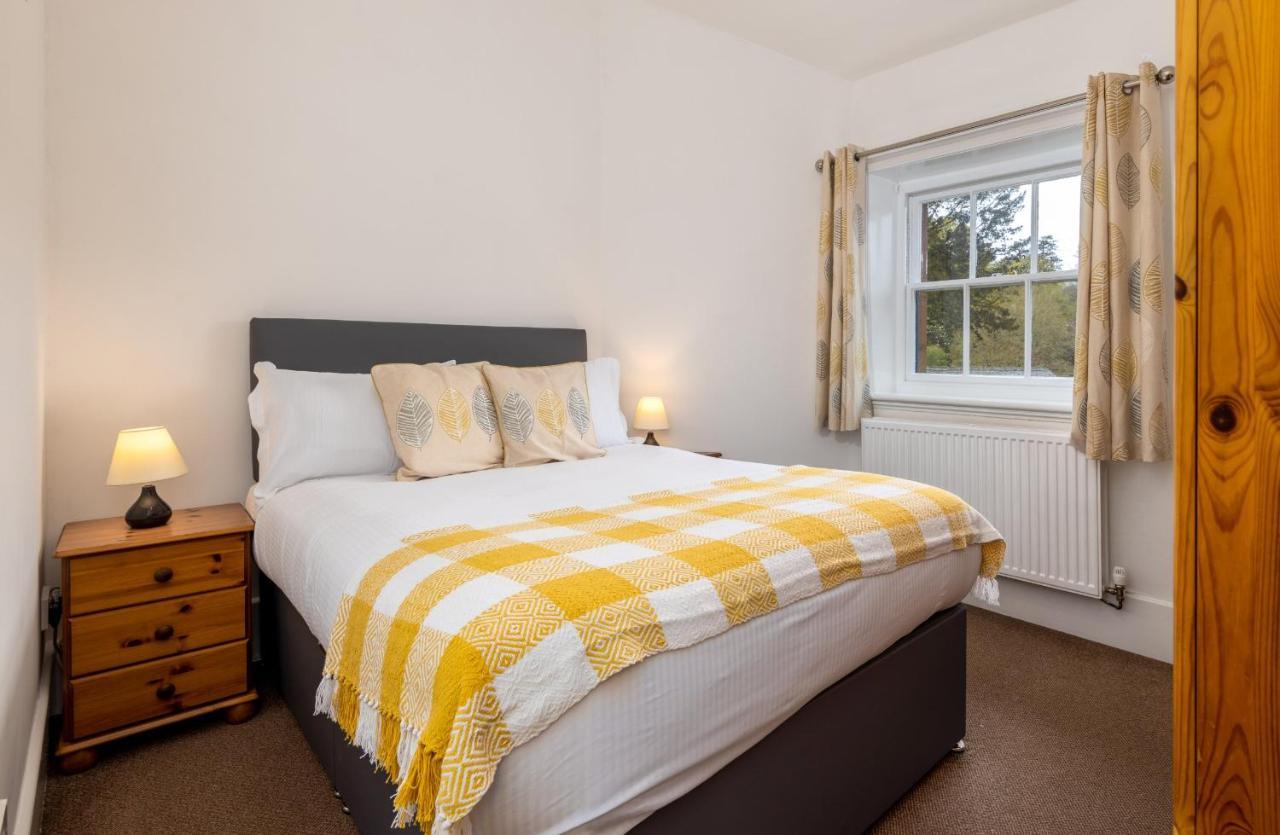 Muncaster Castle Coachman'S Quarters Bed & Breakfast Ravenglass Bagian luar foto
