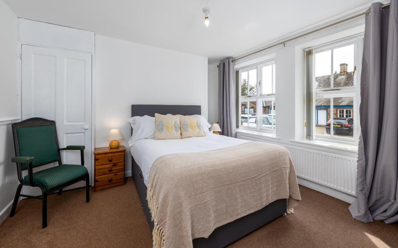 Muncaster Castle Coachman'S Quarters Bed & Breakfast Ravenglass Bagian luar foto