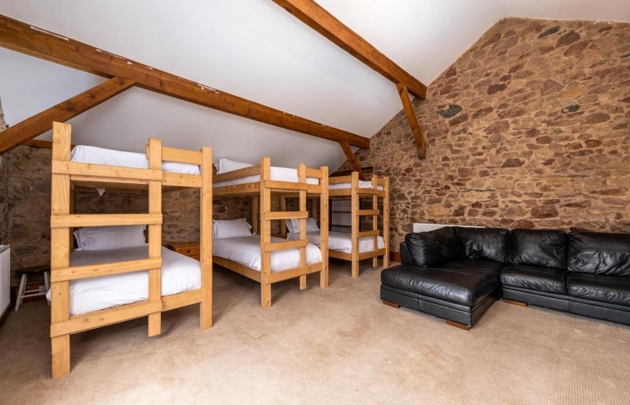 Muncaster Castle Coachman'S Quarters Bed & Breakfast Ravenglass Bagian luar foto