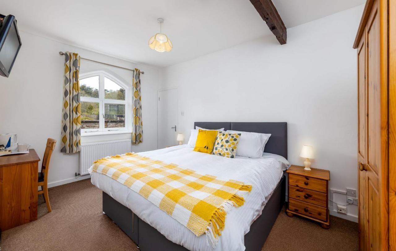 Muncaster Castle Coachman'S Quarters Bed & Breakfast Ravenglass Bagian luar foto