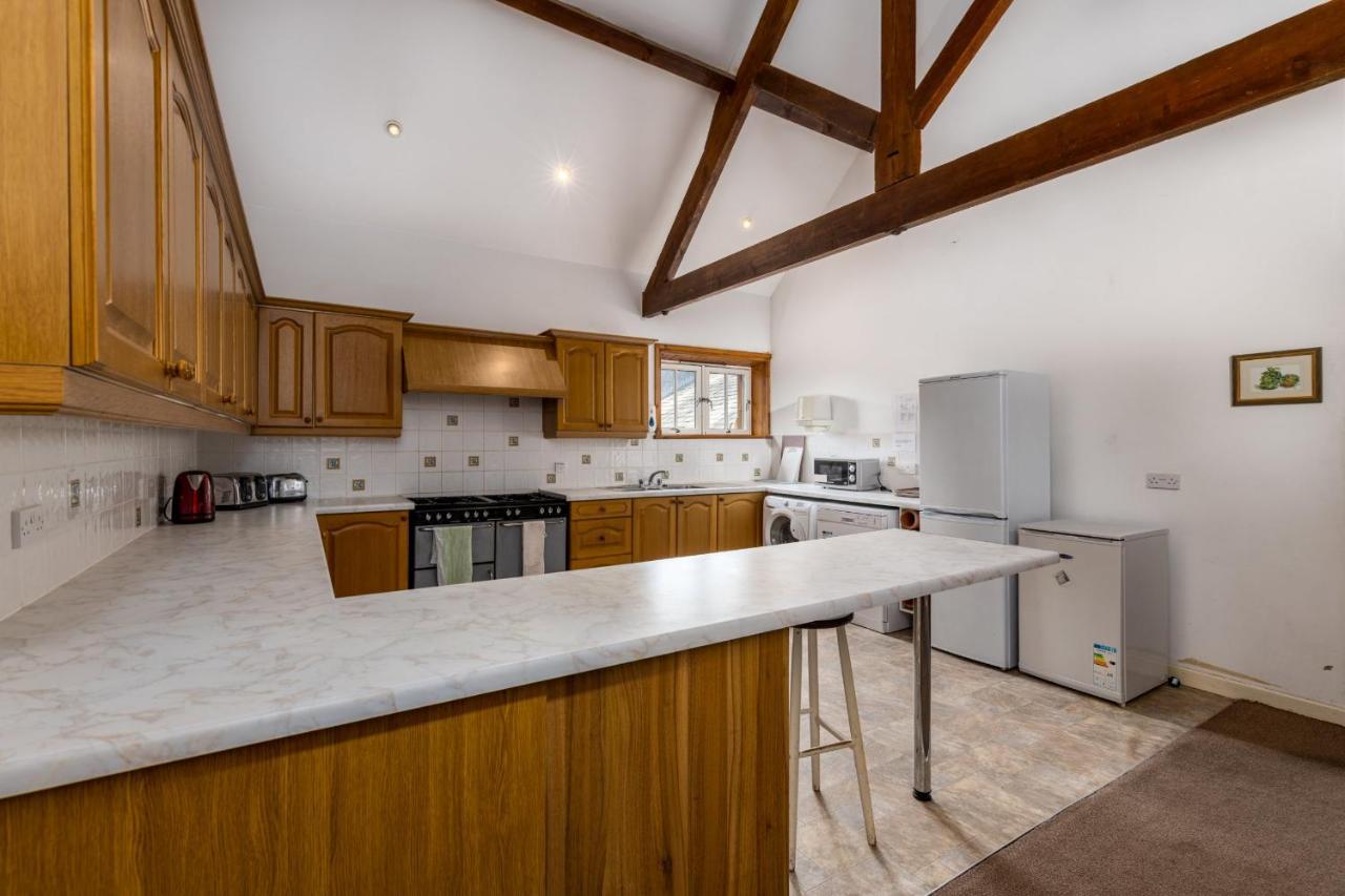 Muncaster Castle Coachman'S Quarters Bed & Breakfast Ravenglass Bagian luar foto