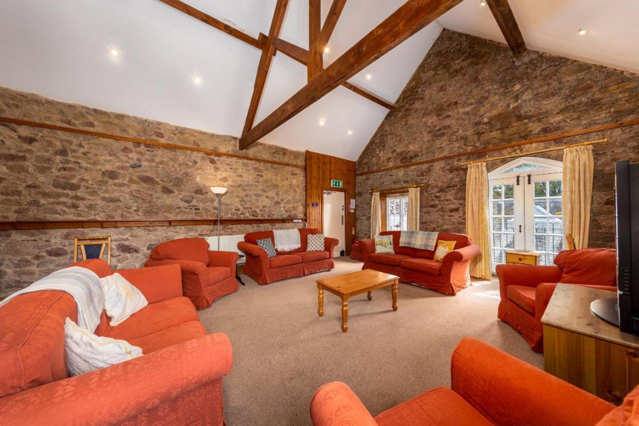Muncaster Castle Coachman'S Quarters Bed & Breakfast Ravenglass Bagian luar foto