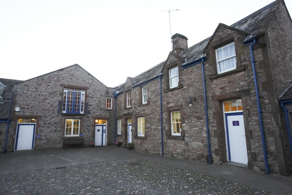 Muncaster Castle Coachman'S Quarters Bed & Breakfast Ravenglass Bagian luar foto