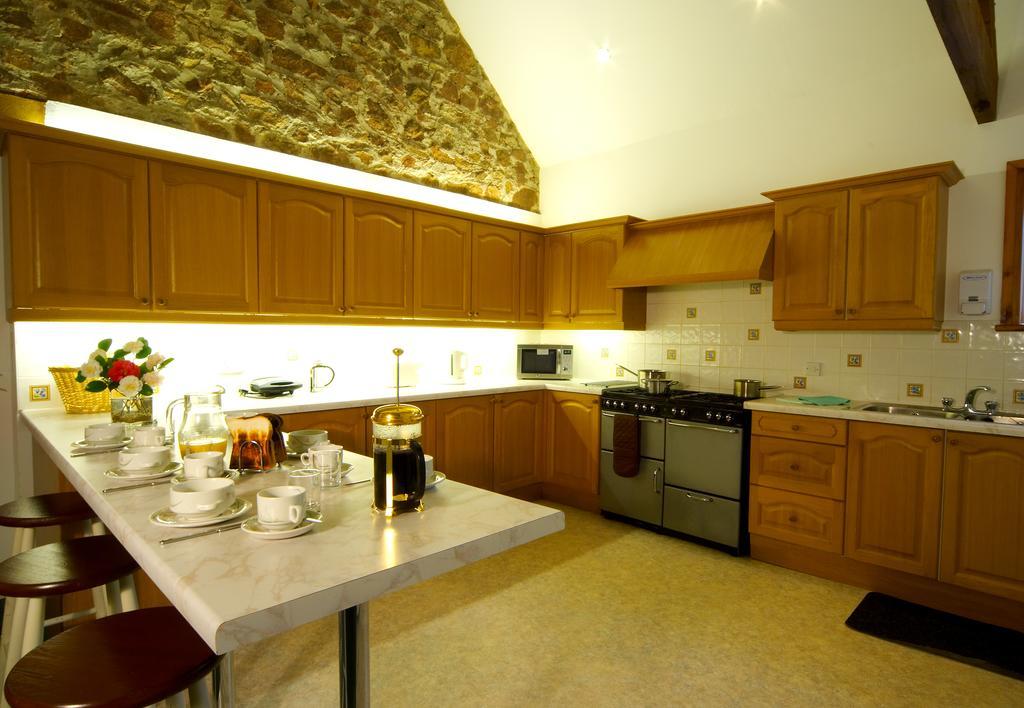 Muncaster Castle Coachman'S Quarters Bed & Breakfast Ravenglass Bagian luar foto