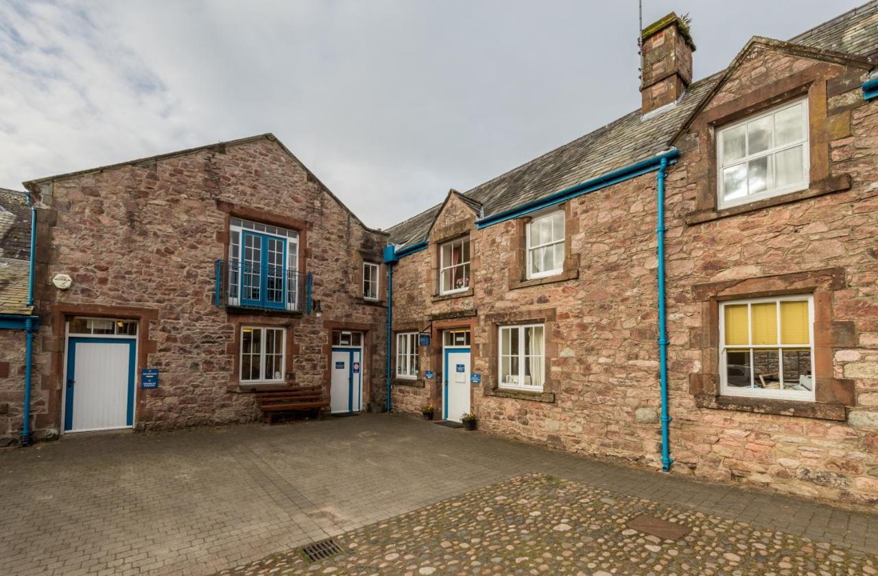 Muncaster Castle Coachman'S Quarters Bed & Breakfast Ravenglass Bagian luar foto