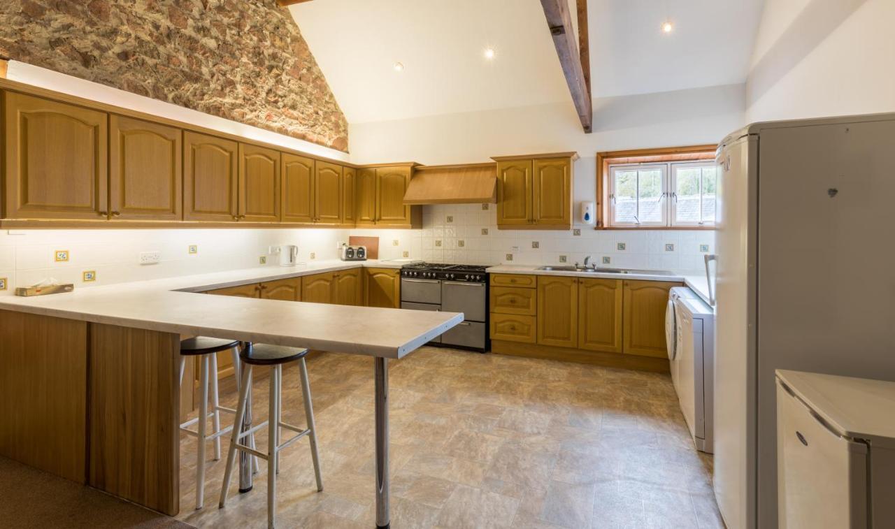 Muncaster Castle Coachman'S Quarters Bed & Breakfast Ravenglass Bagian luar foto